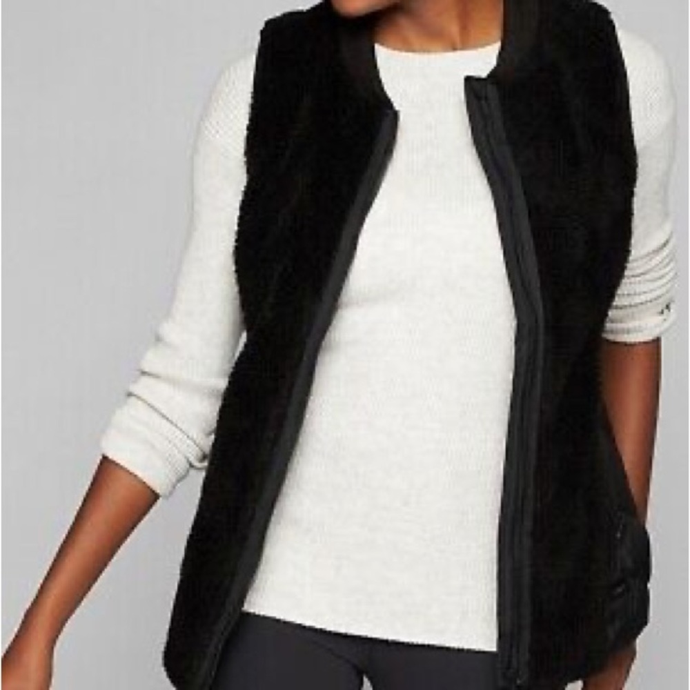 Athleta Responsible Down Tundra Vest